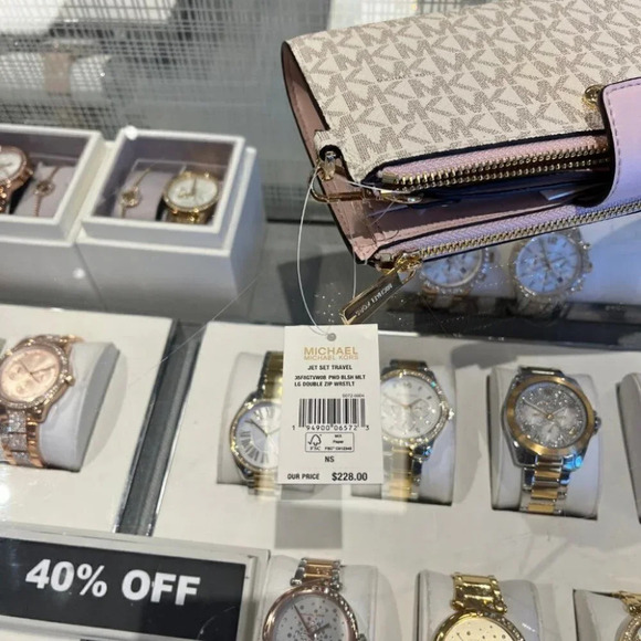 MICHAEL KORS JET SET TRAVEL DOUBLE ZIP WALLET PHONE CASE WRISTLET VANILLA $198 - Picture 8 of 8